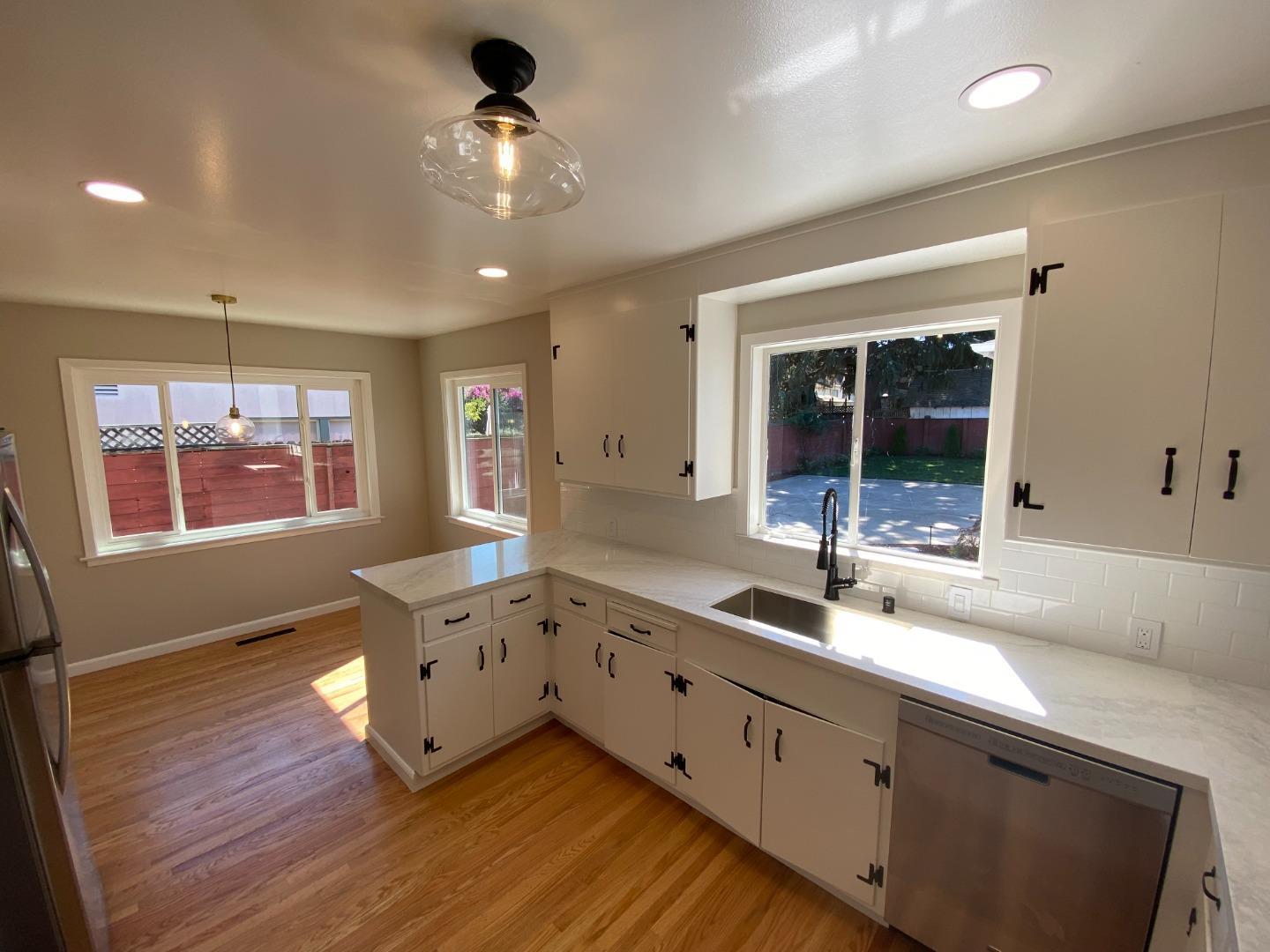 219 Bloomfield Road Burlingame, CA 94010 - Photo 9 of 23