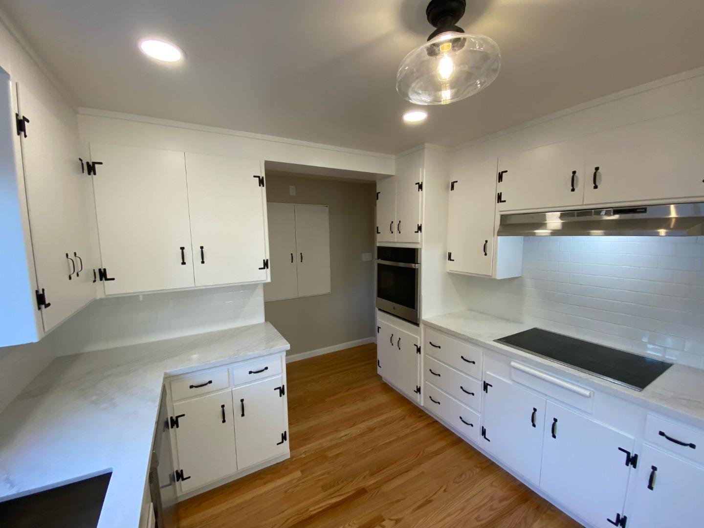 219 Bloomfield Road Burlingame, CA 94010 - Photo 10 of 23