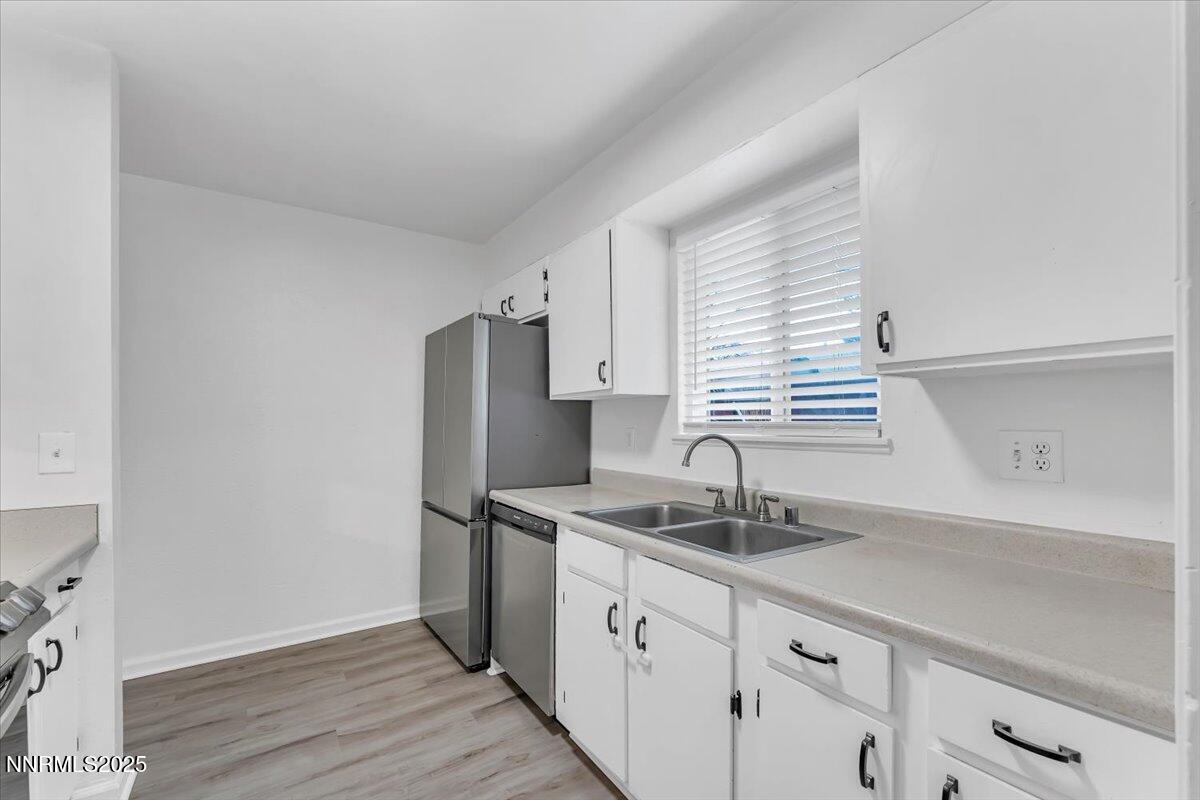 745 Akard Drive Reno, NV 89503 - Photo 13 of 22 16-745 Akard Dr Reno NV 89503 (16 of 31)