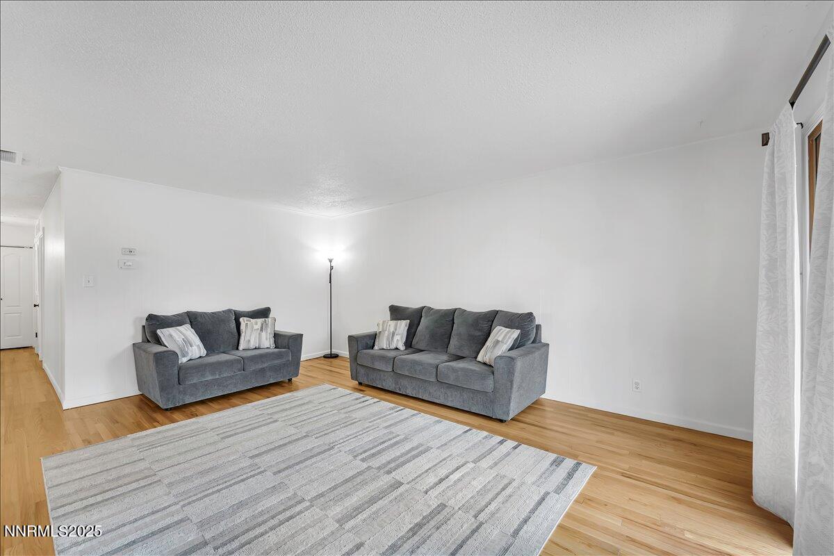 745 Akard Drive Reno, NV 89503 - Photo 5 of 22 08-745 Akard Dr Reno NV 89503 (8 of 31)