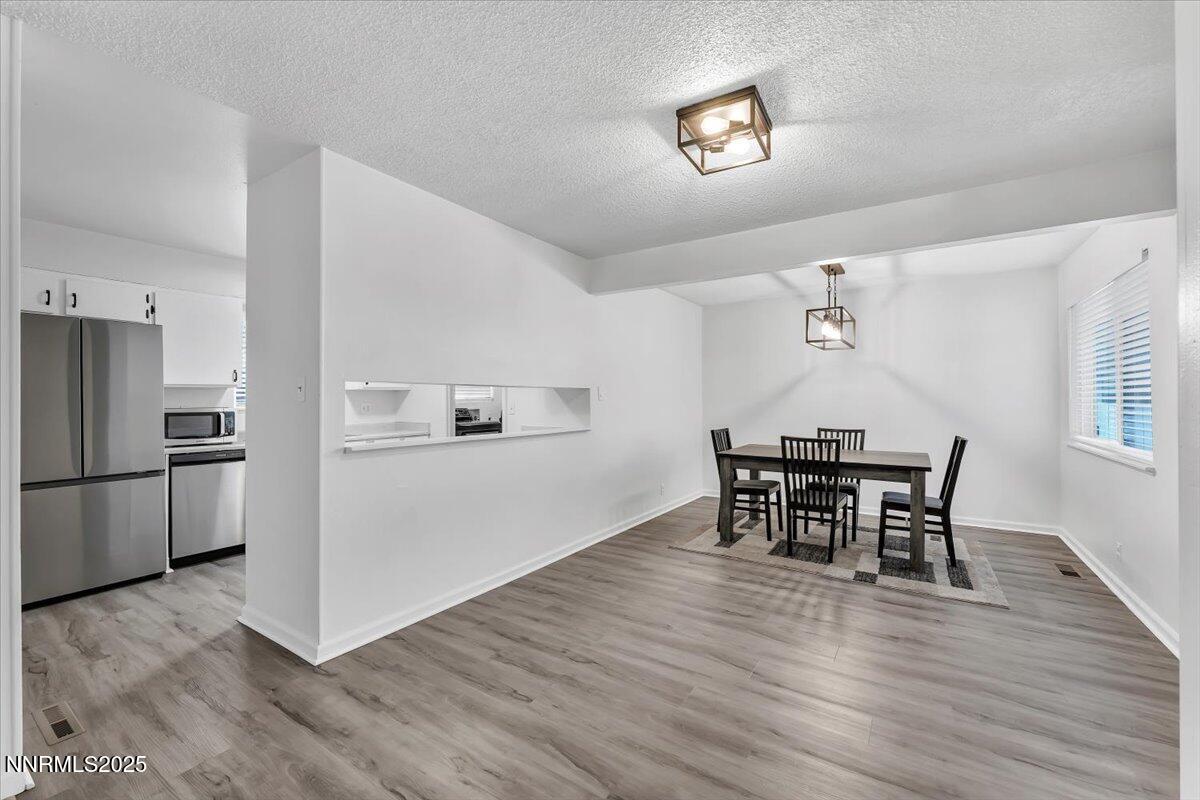 745 Akard Drive Reno, NV 89503 - Photo 8 of 22 11-745 Akard Dr Reno NV 89503 (11 of 31)