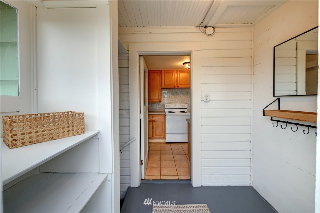 28 Fiker Road Omak, WA 98841 - Photo 15 of 39 a view of walk in closet