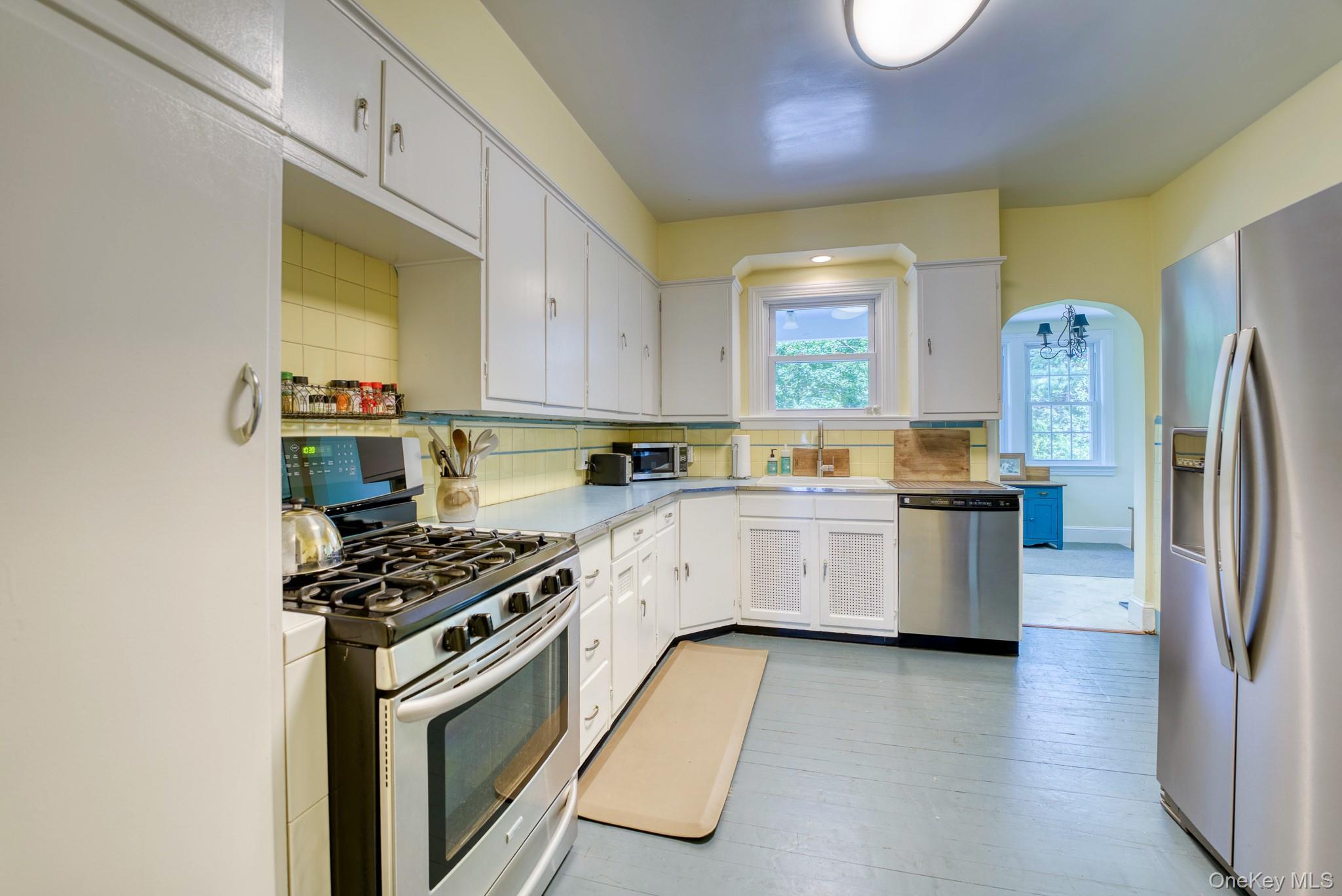 12 Gaskin Road Poughkeepsie, NY 12601 - Photo 8 of 27 Kitchen w/Stainless Steel Appliances