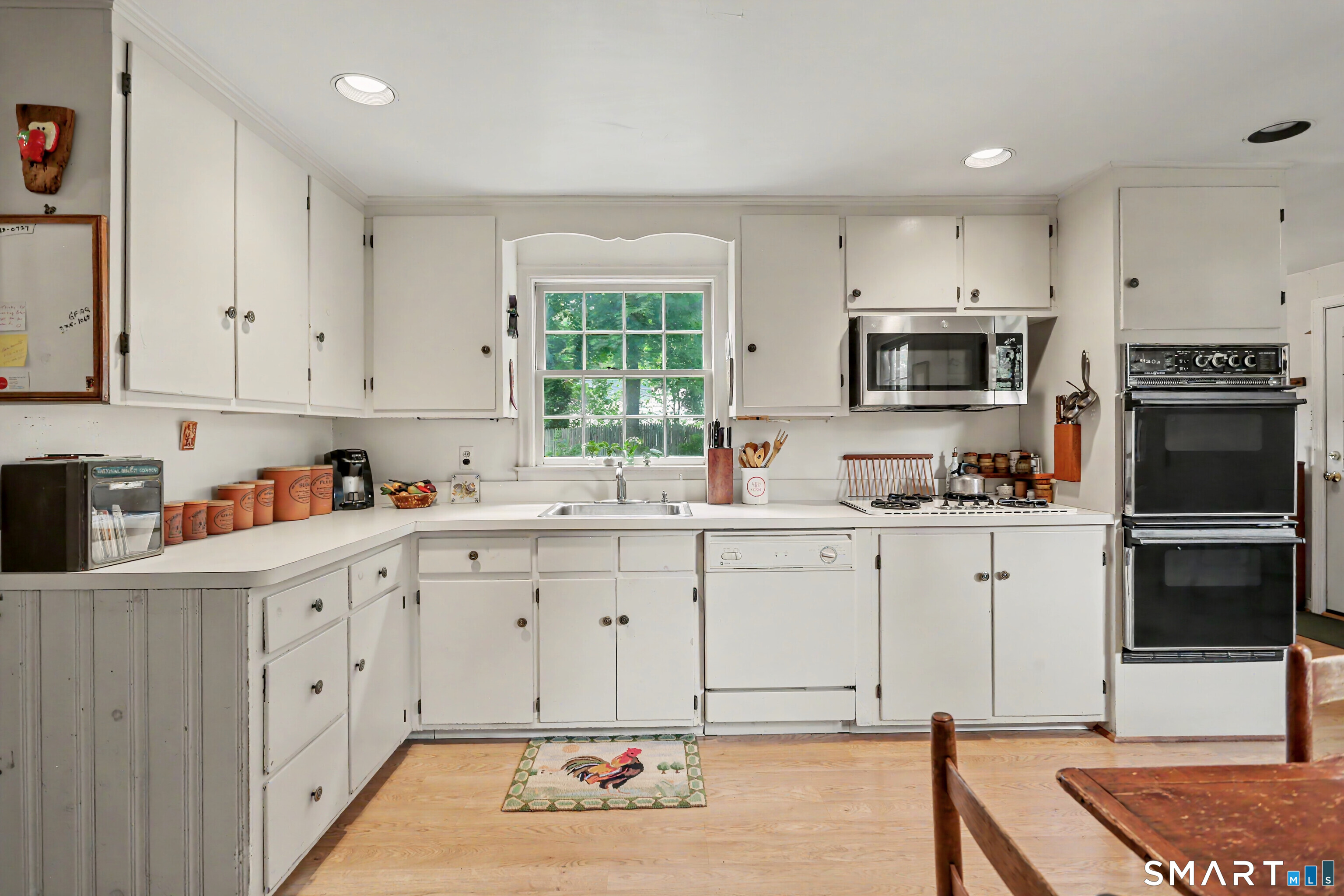240 North Cedar Road Fairfield, CT 06824 - Photo 16 of 40