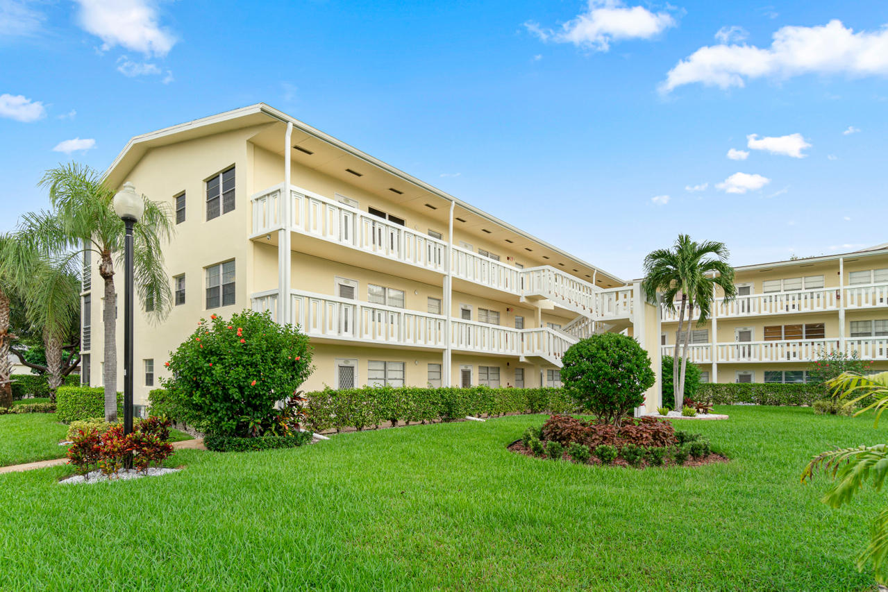 128 Dorset D Boca Raton, FL 33434 - Photo 16 of 20 Unit Side of Building