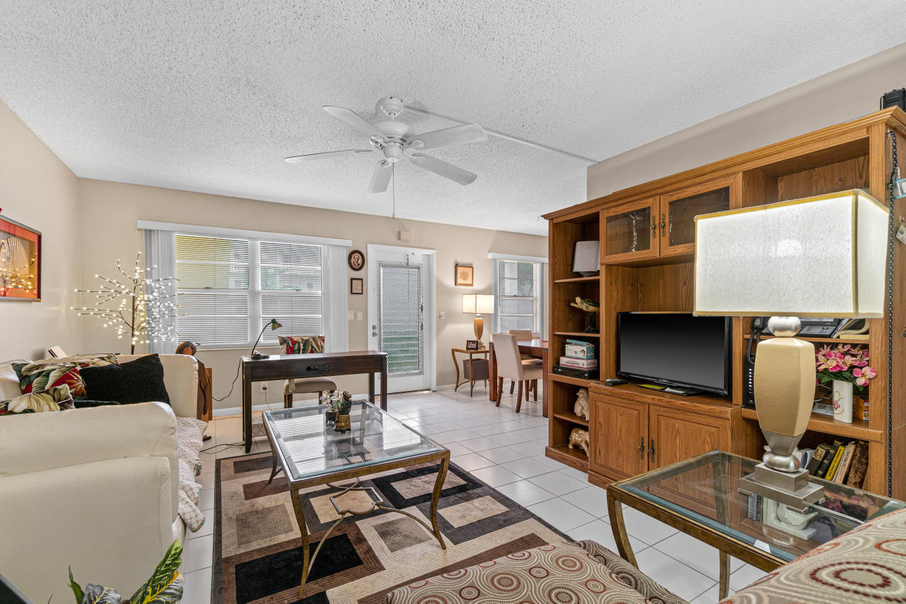 128 Dorset D Boca Raton, FL 33434 - Photo 4 of 20 Living and Dining Rooms