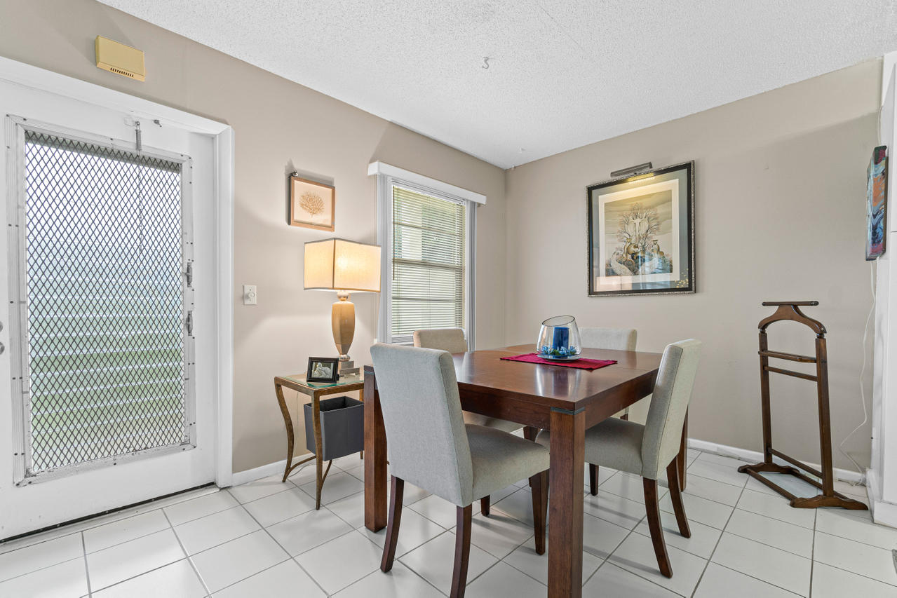 128 Dorset D Boca Raton, FL 33434 - Photo 8 of 20 Dining Room
