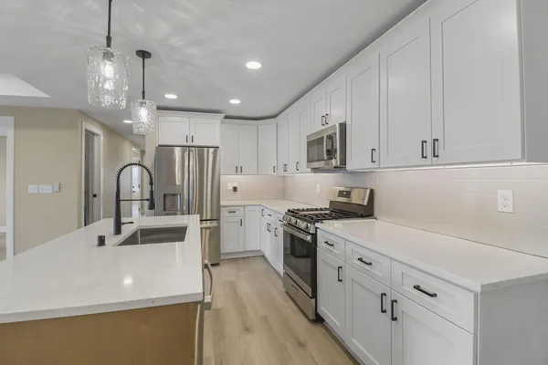 $419,900 | 9200 66th Avenue, Unit 127, Pleasant Prairie, WI 53158