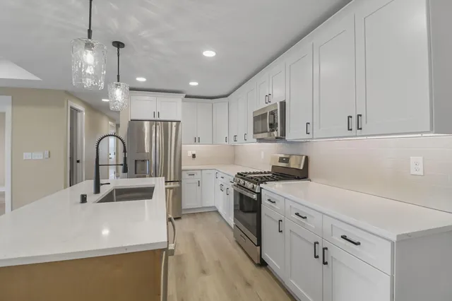 $429,900 | 9200 66th Avenue, Unit 127, Pleasant Prairie, WI 53158