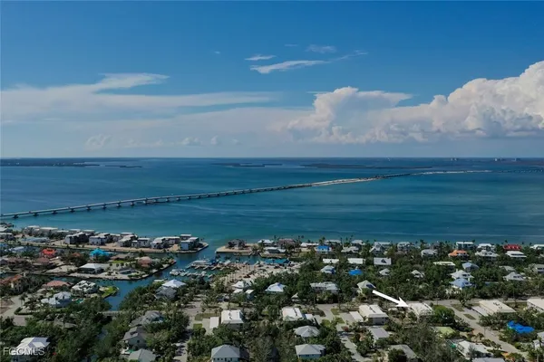 $425,000 | 601 Periwinkle Way, Unit D5, Sanibel, FL 33957