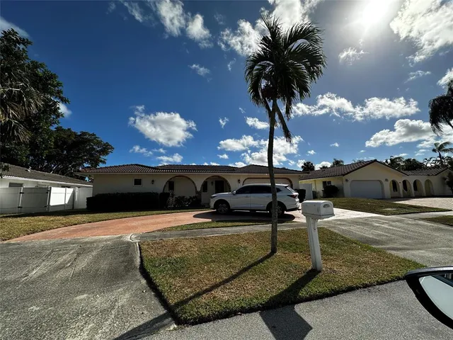 $5,000 | 6860 Calle Del Paz South, Boca Raton, FL 33433