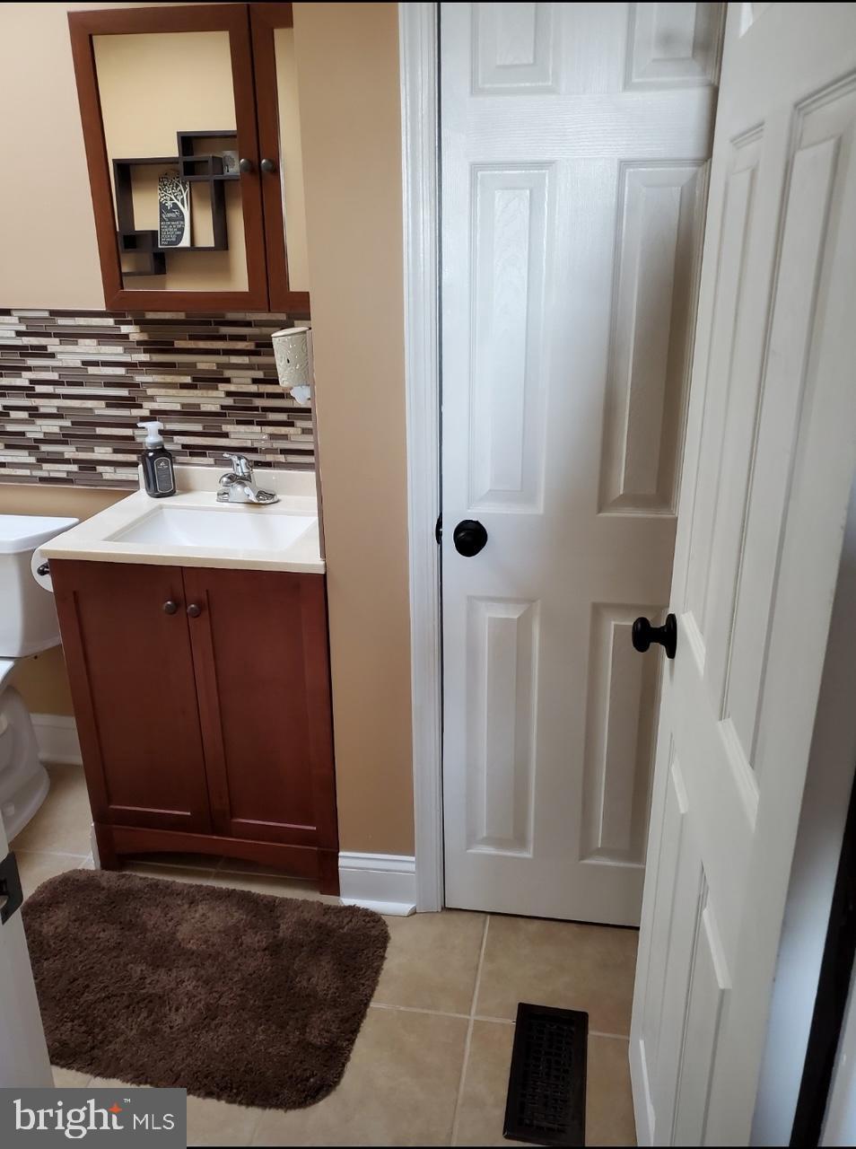 4266 Lawnside Road Philadelphia, PA 19154 - Photo 16 of 26 Hall Bath