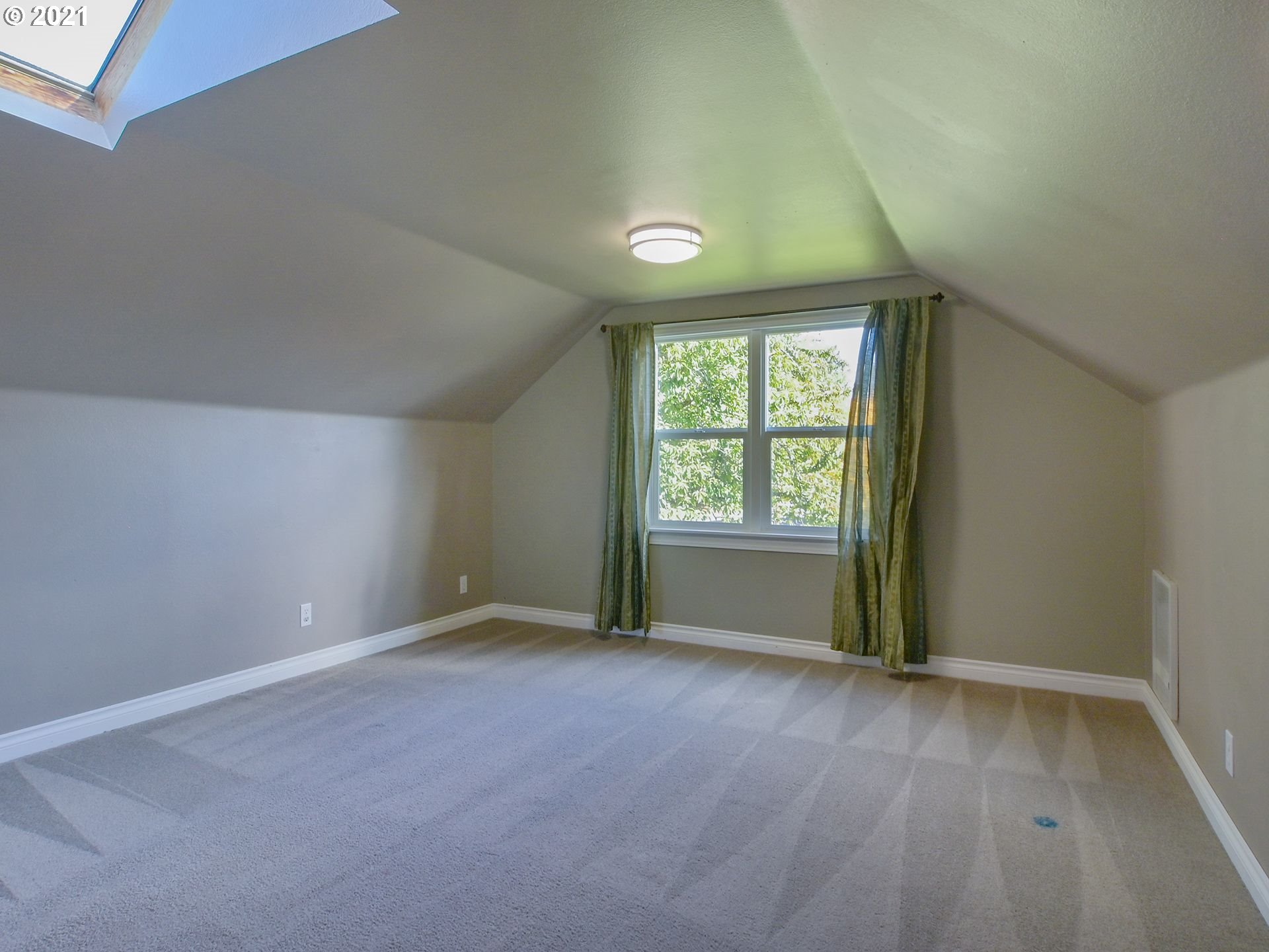 3727 Jasper Road Springfield, OR 97478 - Photo 14 of 32 an empty room with windows