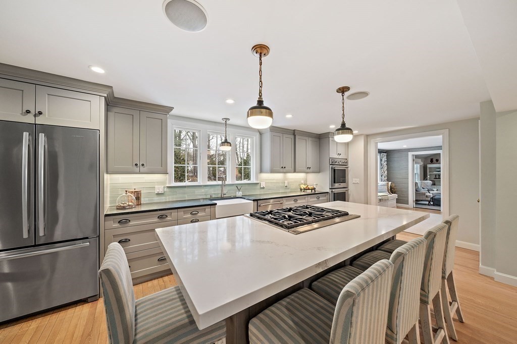 10 Kings Road Canton, MA 02021 - Photo 3 of 42 Gallery Image 3