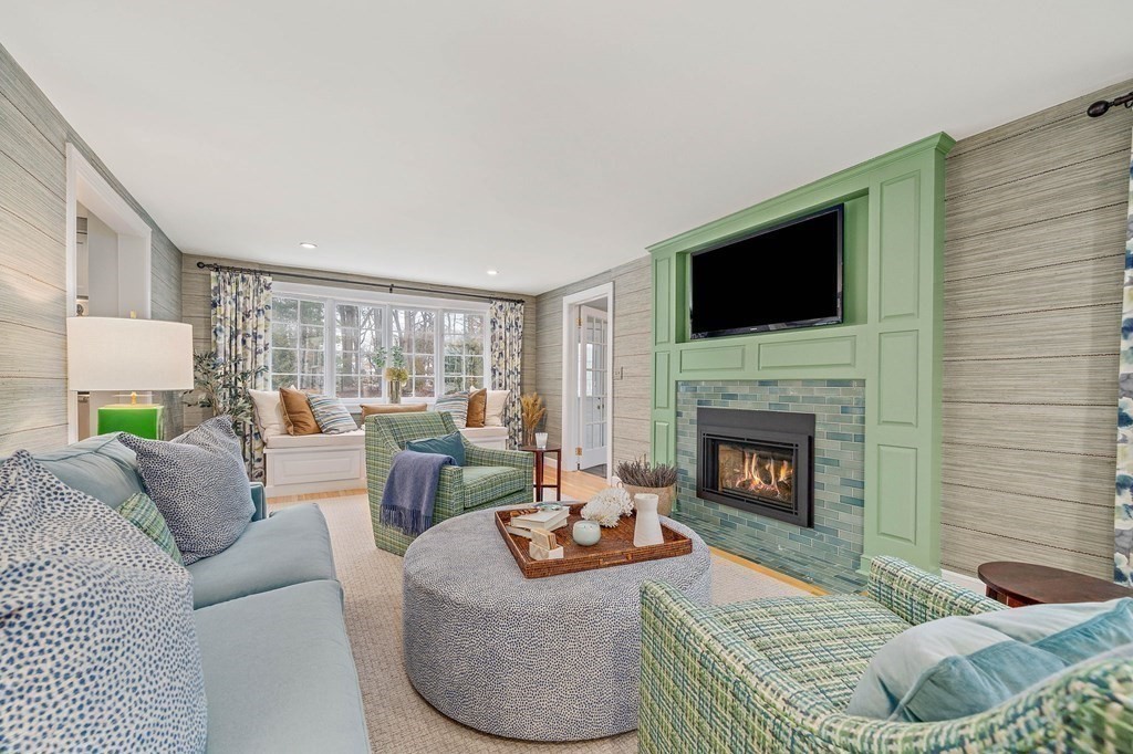 10 Kings Road Canton, MA 02021 - Photo 10 of 42 Gallery Image 10