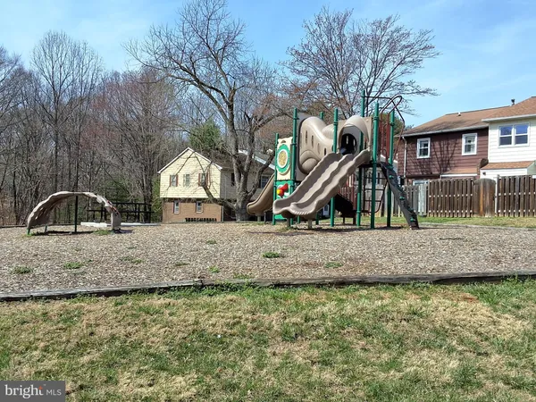 $2,800 | 14874 Emberdale Drive, Woodbridge, VA 22193