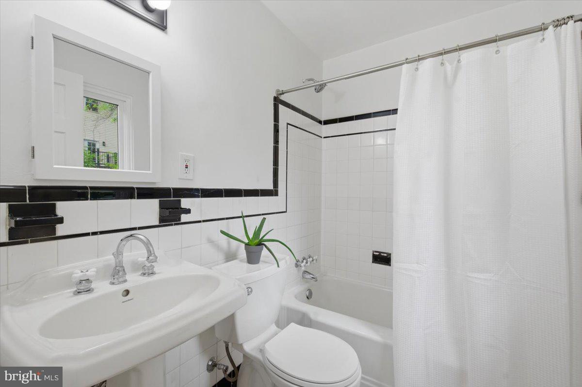 1613 North Springwood Drive Silver Spring, MD 20910 - Photo 23 of 35