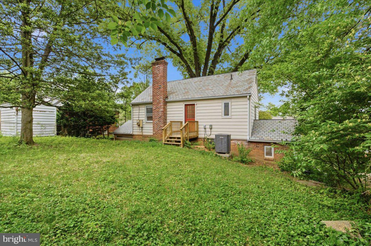 1613 North Springwood Drive Silver Spring, MD 20910 - Photo 9 of 35