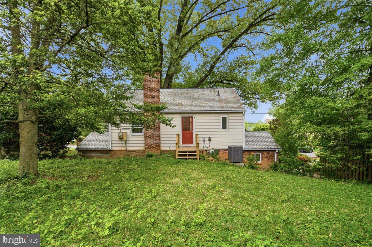 1613 North Springwood Drive Silver Spring, MD 20910 - Photo 10 of 35