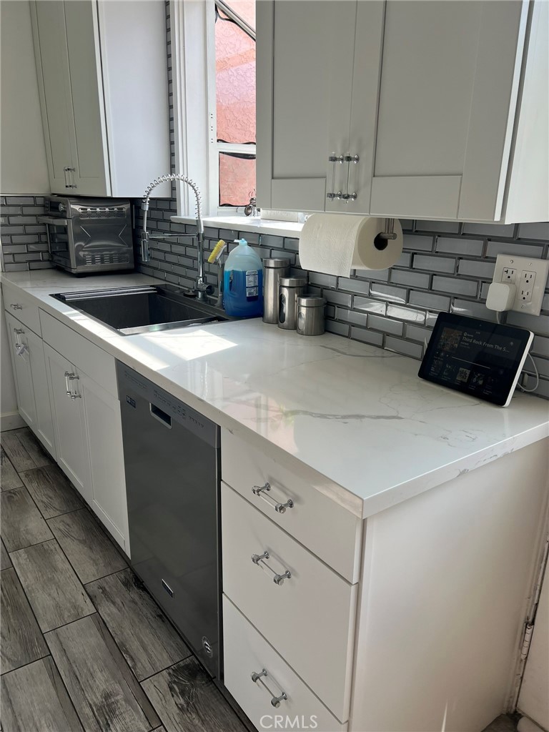 19415 Hart Street Reseda, CA 91335 - Photo 12 of 25 Kitchen