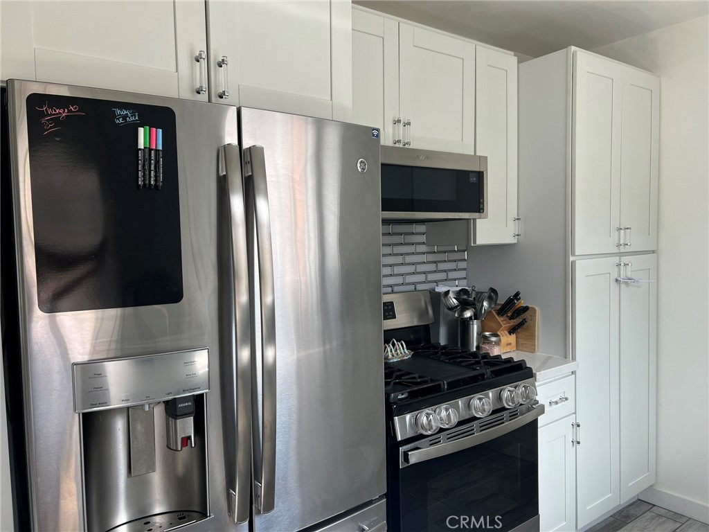 19415 Hart Street Reseda, CA 91335 - Photo 14 of 25 Appliances