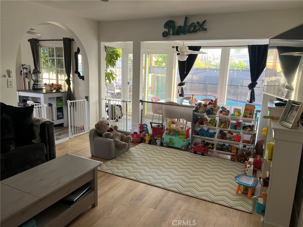 19415 Hart Street Reseda, CA 91335 - Photo 15 of 25 Living Room