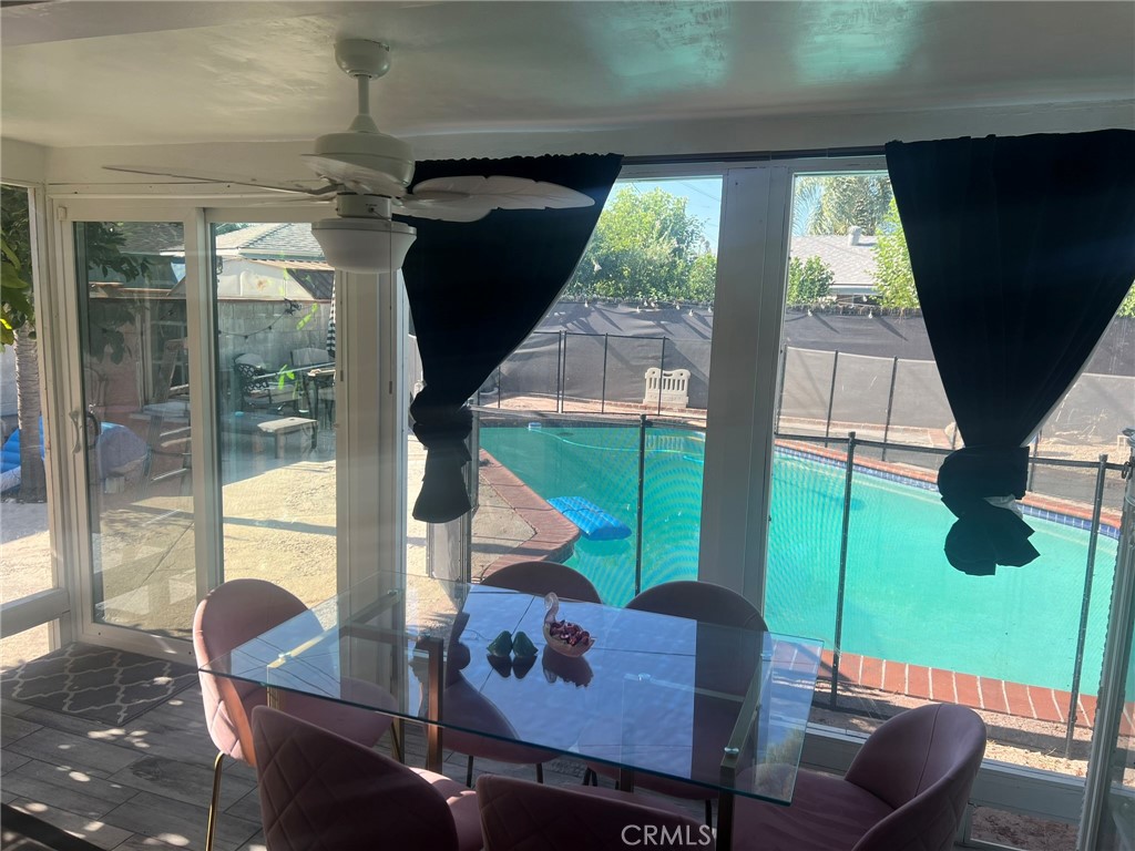 19415 Hart Street Reseda, CA 91335 - Photo 16 of 25 Dining/Sun room