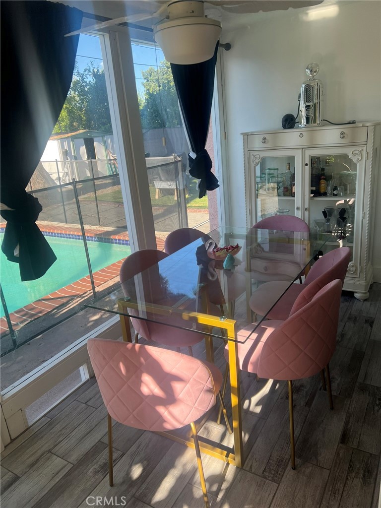 19415 Hart Street Reseda, CA 91335 - Photo 17 of 25 Dining/Sun room