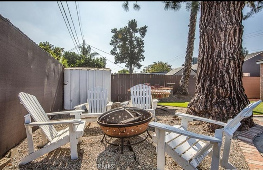 19415 Hart Street Reseda, CA 91335 - Photo 3 of 25 Back yard