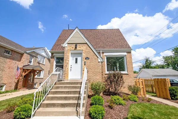 $599,900 | 3335 Sunnyside Avenue, Brookfield, IL 60513