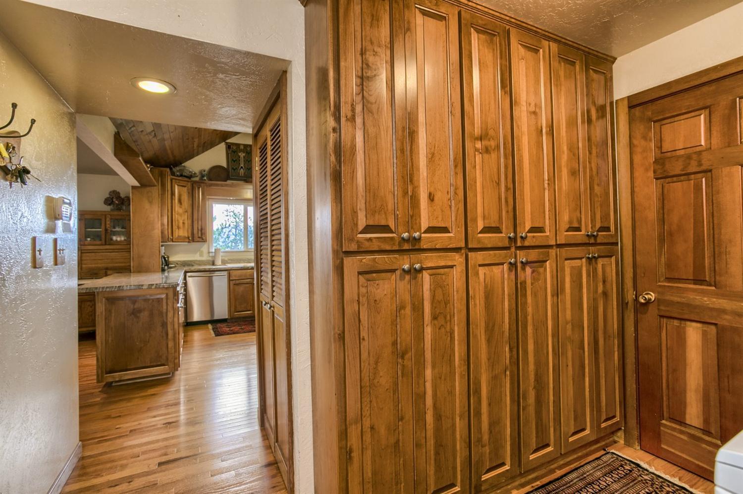 2257 Johns Peak Road Central Point, OR 97502 - Photo 33 of 35 Gallery Image 33