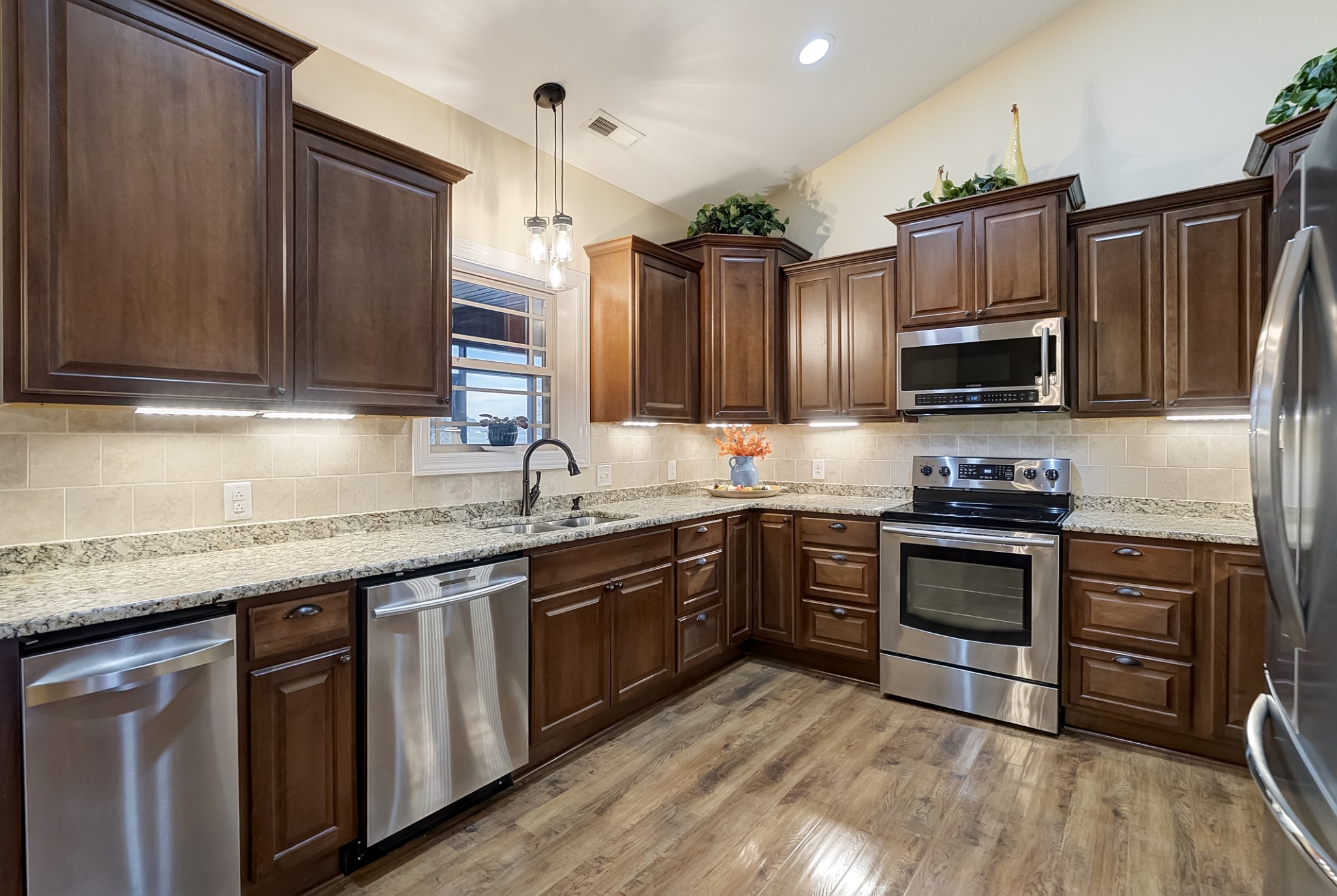 1065 Parkhurst Road McMinnville, TN 37110 - Photo 12 of 43