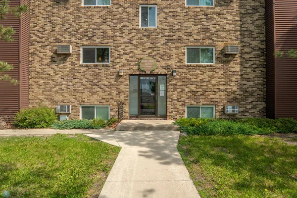 $118,000 | 1129 22nd Street South, Unit B12, Fargo, ND 58103