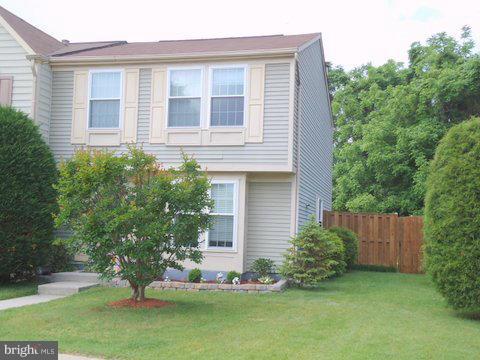 13928 Winding Ridge Lane Centreville, VA 20121 - Photo 29 of 29 front view of a house with a yard