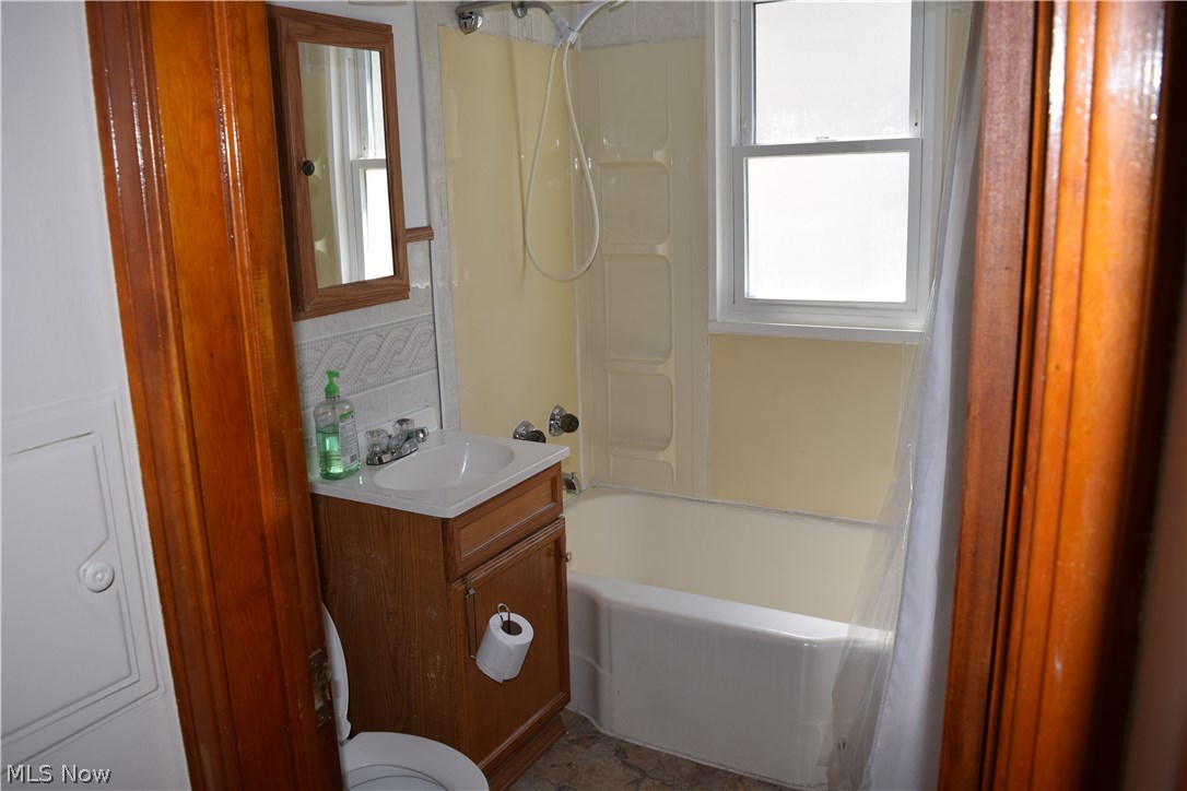 5614 Biddulph Road Cleveland, OH 44144 - Photo 10 of 21 Gallery Image 10