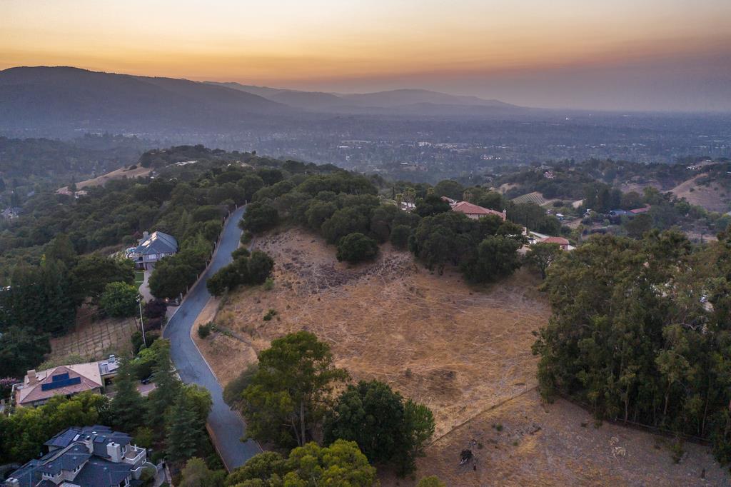 0 Top Of The Hill Road Los Gatos, CA 95032 - Photo 6 of 9 a view of a houses with a yard