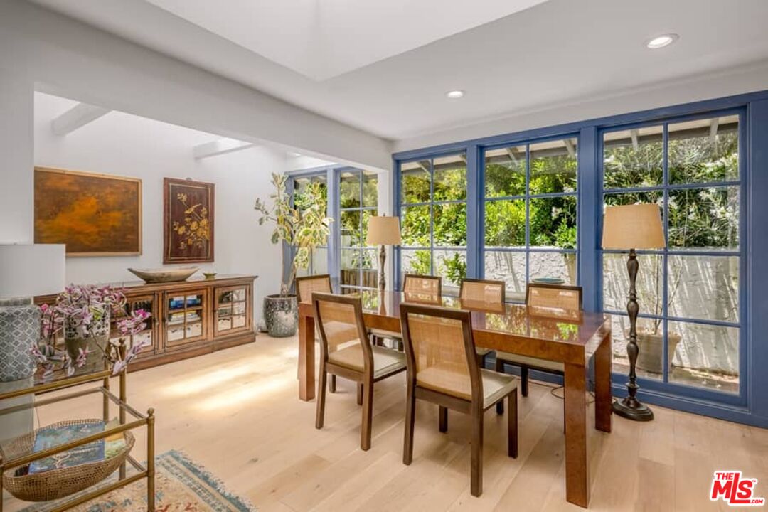 3266 Mandeville Canyon Road Los Angeles, CA 90049 - Photo 12 of 34