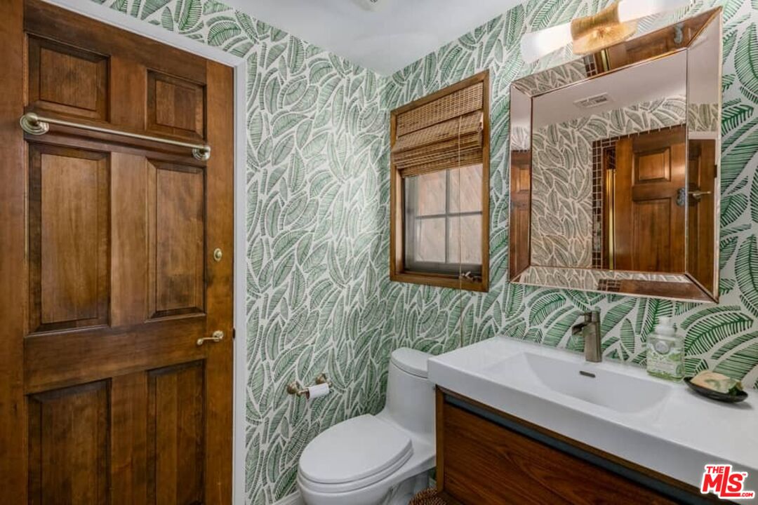 3266 Mandeville Canyon Road Los Angeles, CA 90049 - Photo 20 of 34