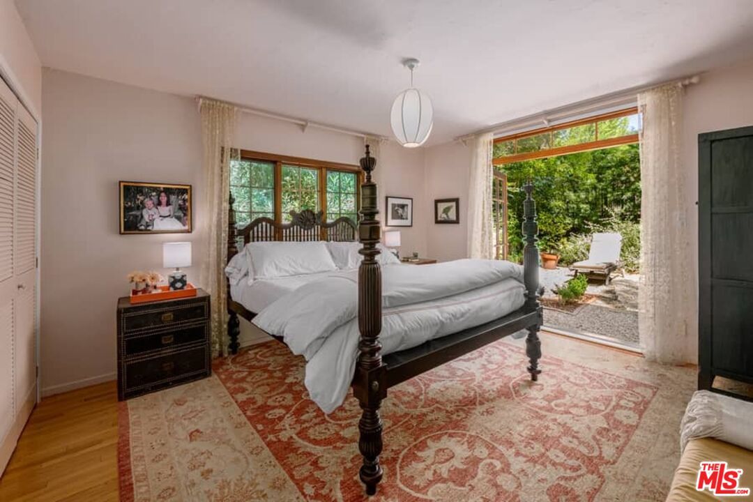 3266 Mandeville Canyon Road Los Angeles, CA 90049 - Photo 22 of 34