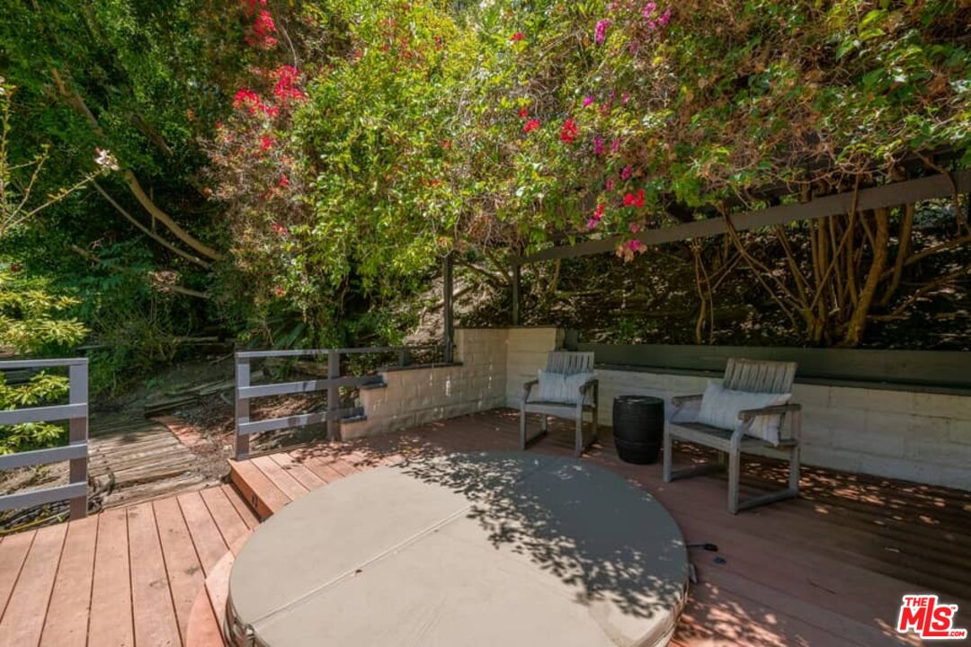 3266 Mandeville Canyon Road Los Angeles, CA 90049 - Photo 29 of 34