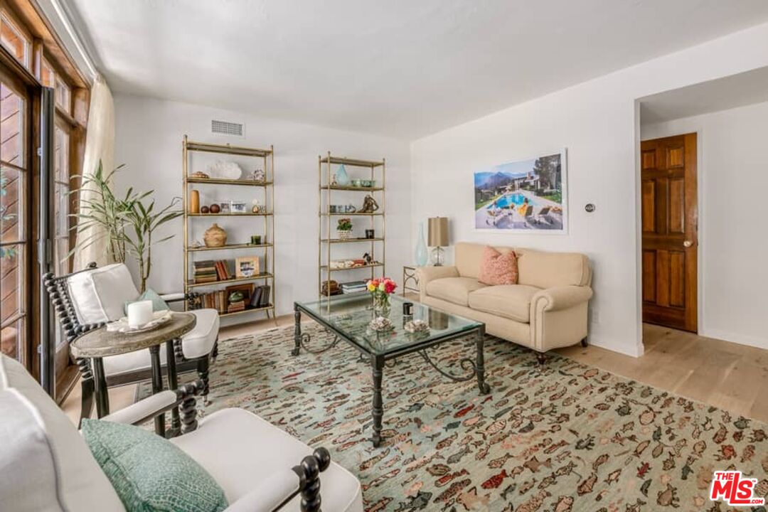 3266 Mandeville Canyon Road Los Angeles, CA 90049 - Photo 4 of 34