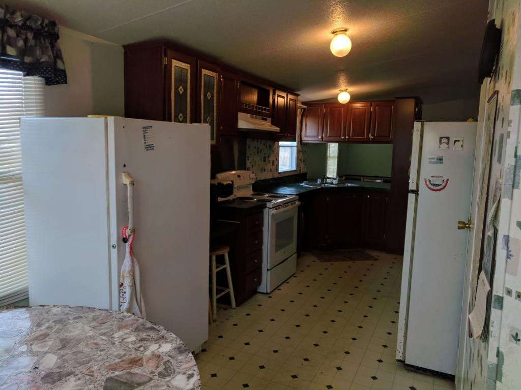 2015 Shakerag Road Greeneville, TN 37743 - Photo 4 of 24 Side entry into Kitchen