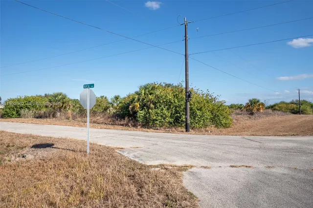 $19,000 | 403 Boca Circle, LaBelle, FL 33935