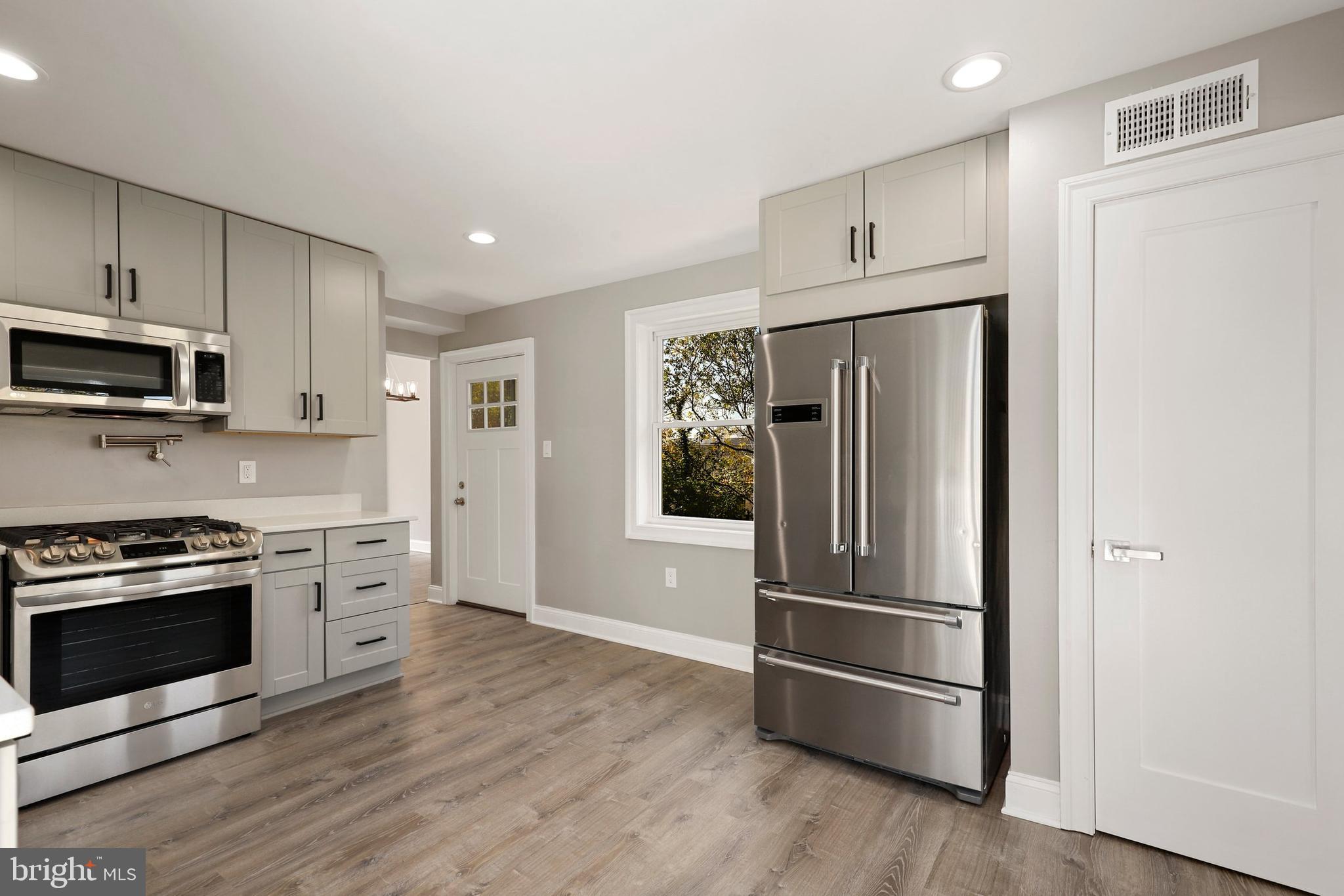 2953 Viewpoint Road Alexandria, VA 22314 - Photo 16 of 52