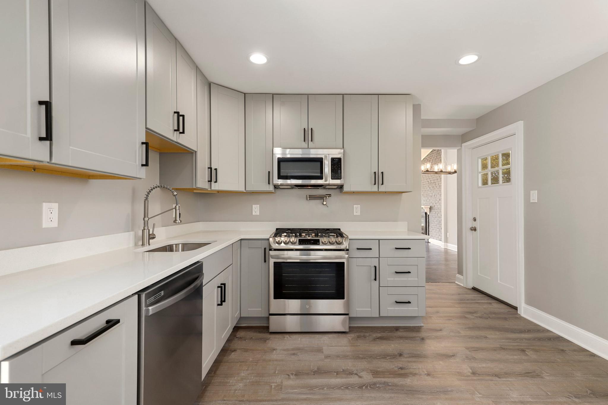 2953 Viewpoint Road Alexandria, VA 22314 - Photo 17 of 52