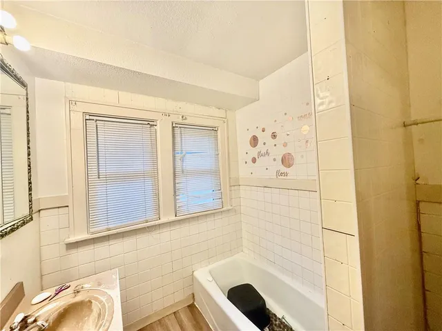 $84,900 | 5818 Prospect Avenue, Kansas City, MO 64130