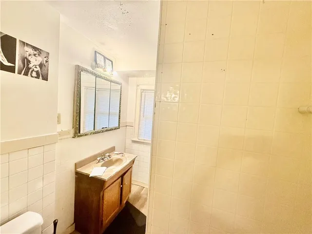 $84,900 | 5818 Prospect Avenue, Kansas City, MO 64130