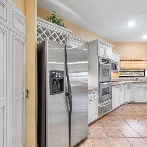 8712 Vía Reale Boca Raton, FL 33496 - Photo 4 of 32 Kitchen