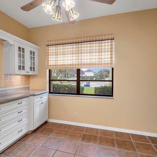 8712 Vía Reale Boca Raton, FL 33496 - Photo 5 of 32 Eat-in kitchen