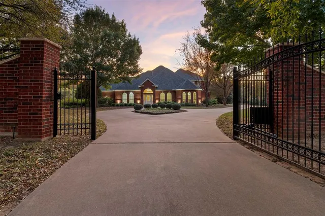 $850,000 | 209 North Creekwood Drive, Mansfield, TX 76063